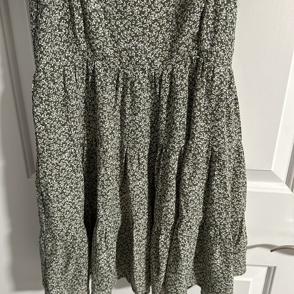NWOT Green Floral Tullabee Dress - Picture 3 of 9
